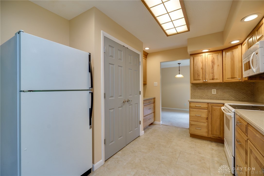 4424 Appleton Place Kettering, OH 45440 - Photo 14 of 32