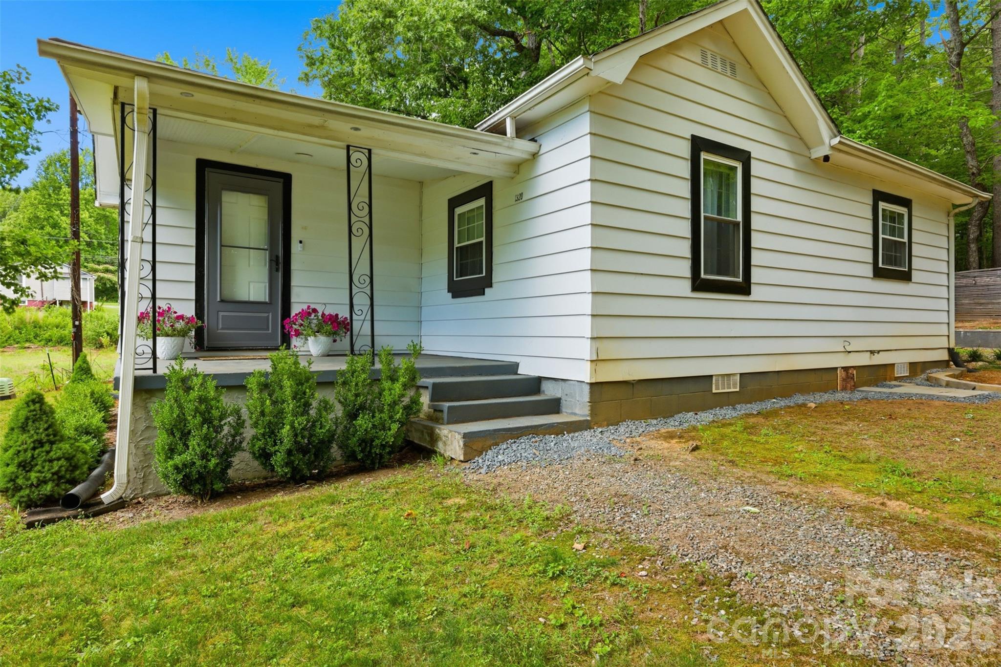 1320 Tom Fox Street Morganton, NC 28655 - Photo 8 of 34