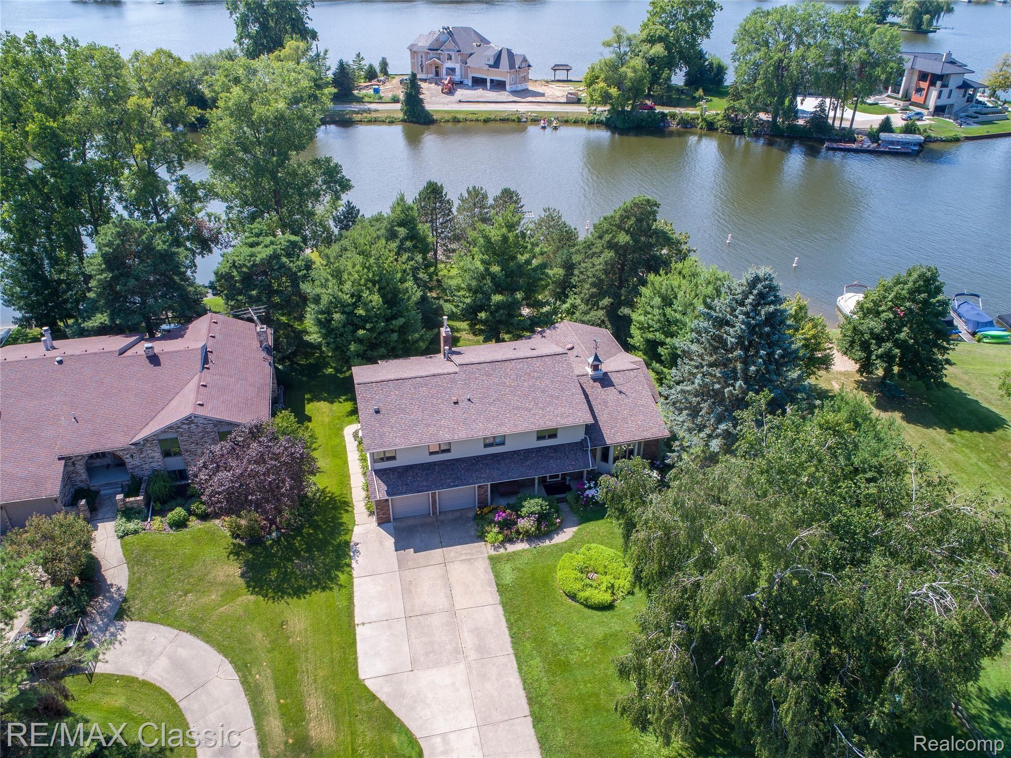 4443 Ravinewood Drive Commerce Township, MI 48382 - Photo 46 of 46 4443 Ravinewood HDR2.jpg