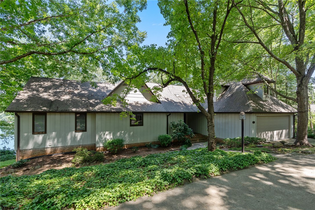 306 Seneca Road Townville, SC 29689 - Photo 2 of 14