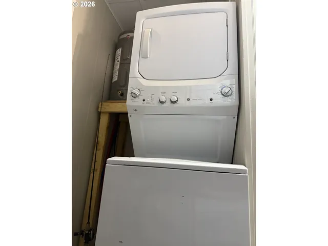 $225,000 | 2637 South Tenmile, Lakeside, OR 97449