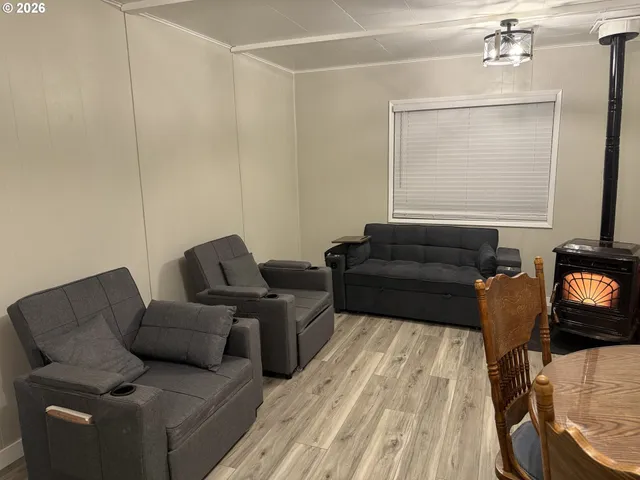 $225,000 | 2637 South Tenmile, Lakeside, OR 97449