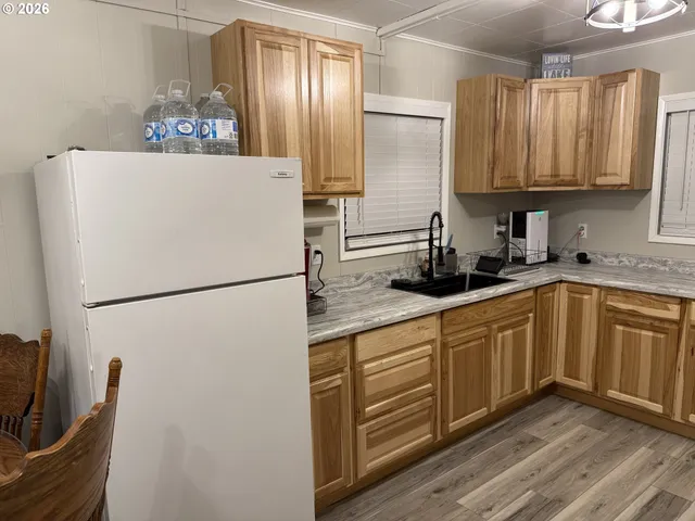 $225,000 | 2637 South Tenmile, Lakeside, OR 97449