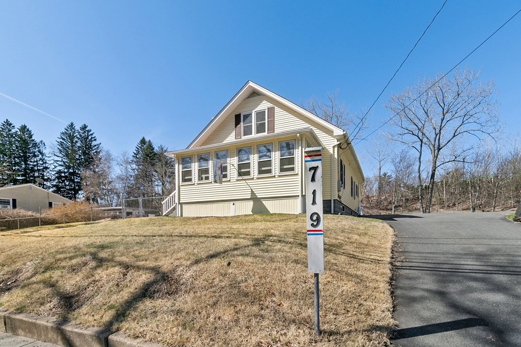 719 Piper Road West Springfield, MA 01089 - Photo 1 of 39