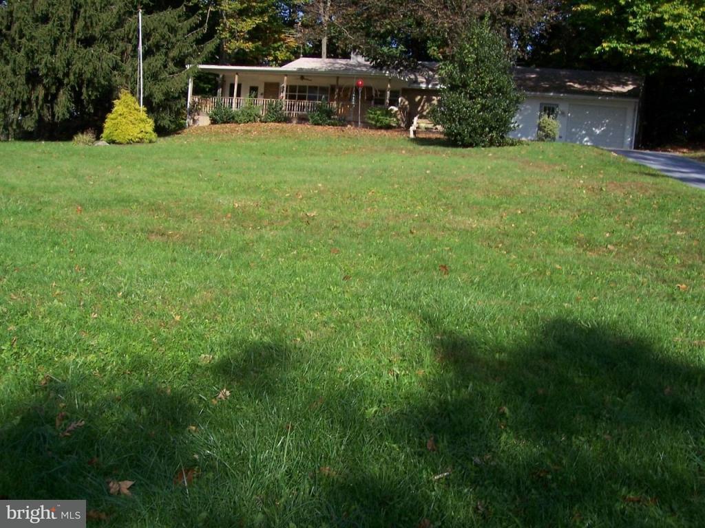 391 Aberdeen Road Elizabethtown, PA 17022 - Photo 2 of 10 Gallery Image 2