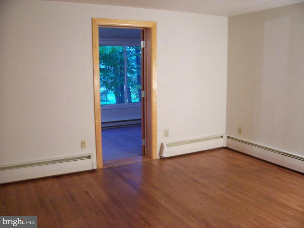 391 Aberdeen Road Elizabethtown, PA 17022 - Photo 6 of 10 Gallery Image 6