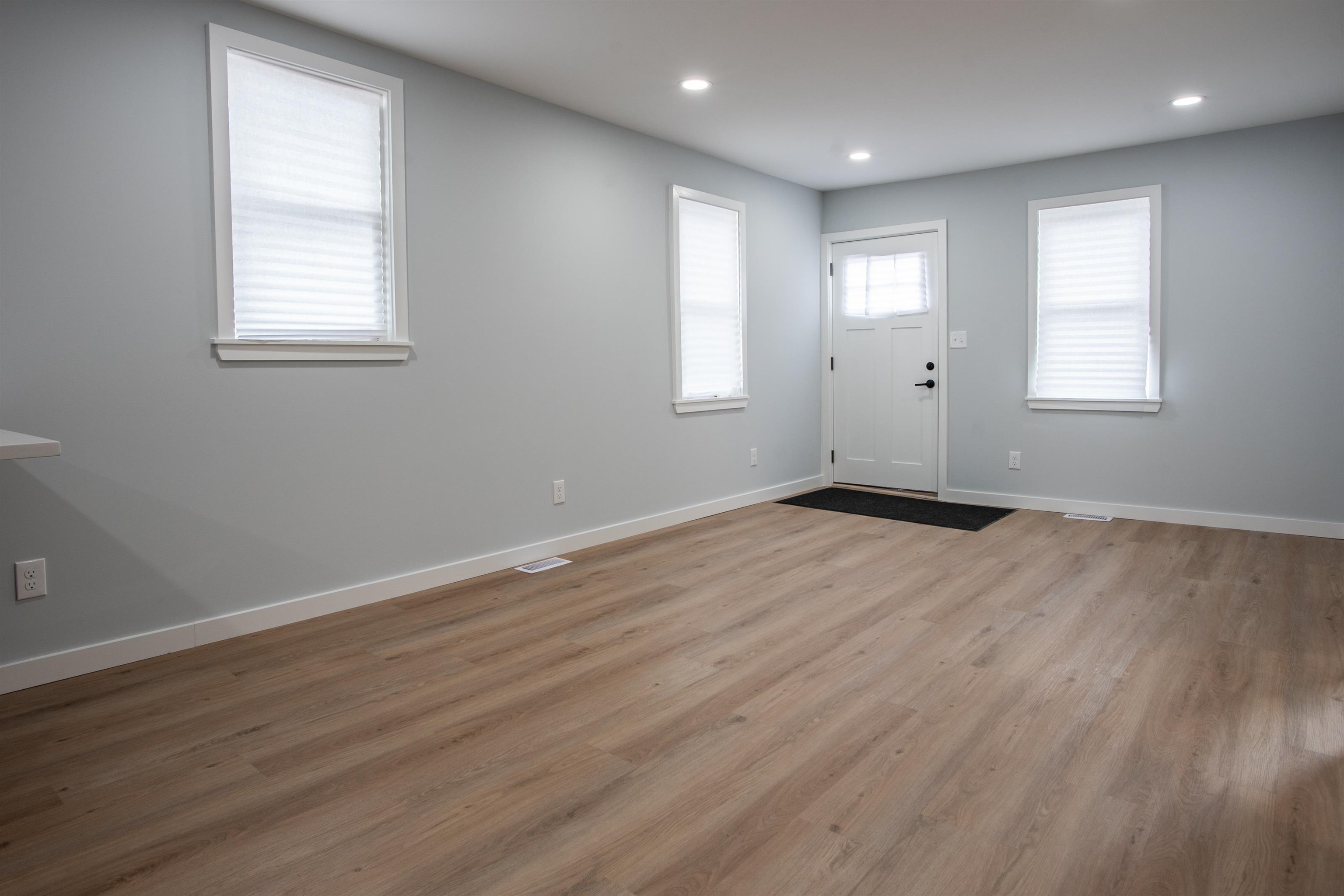 20925 Ridgemont Road Harper Woods, MI 48225 - Photo 5 of 18