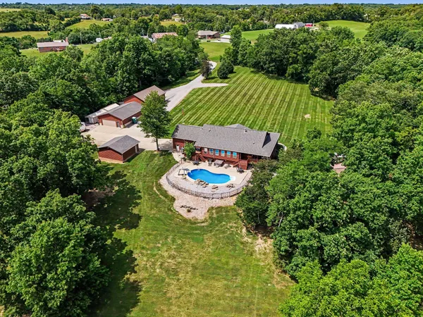 $1,195,000 | 302 Bullock Pen Drive, Crittenden, KY 41030