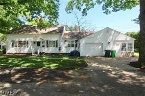 $220,000 | 605 Bond Street, Dover, OH 44622