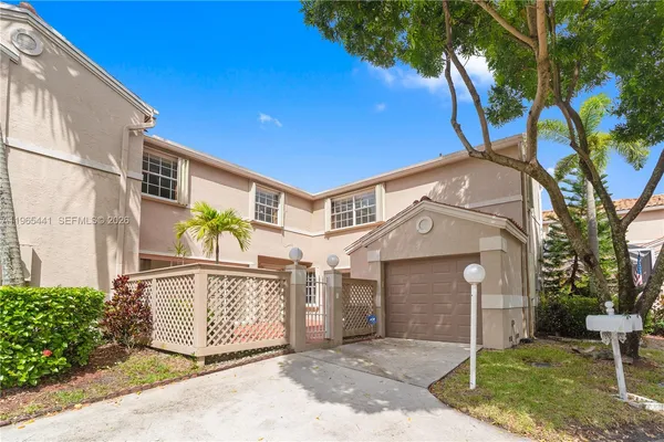 $3,400 | 11009 Mainsail Drive, Unit 11009, Cooper City, FL 33026