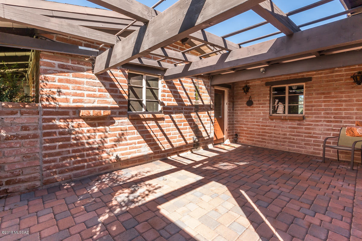4957 East Fort Lowell Road Tucson, AZ 85712 - Photo 7 of 42