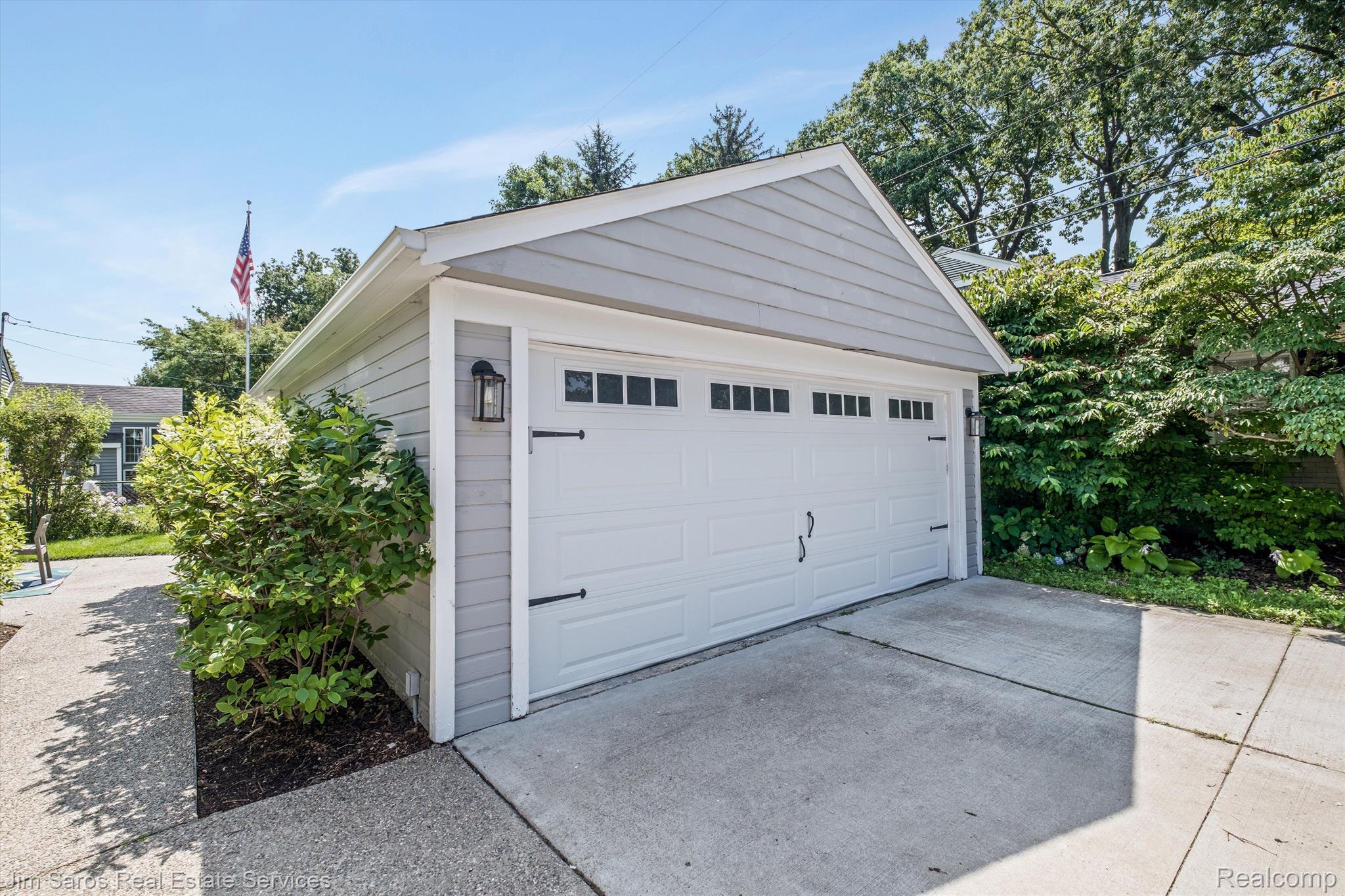 295 Stephens Road Grosse Pointe, MI 48236 - Photo 29 of 30 Gallery Image 29