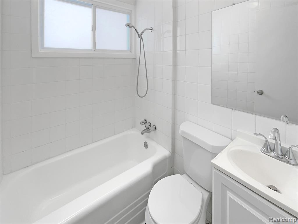 11340 Delano Street Romulus, MI 48174 - Photo 7 of 20