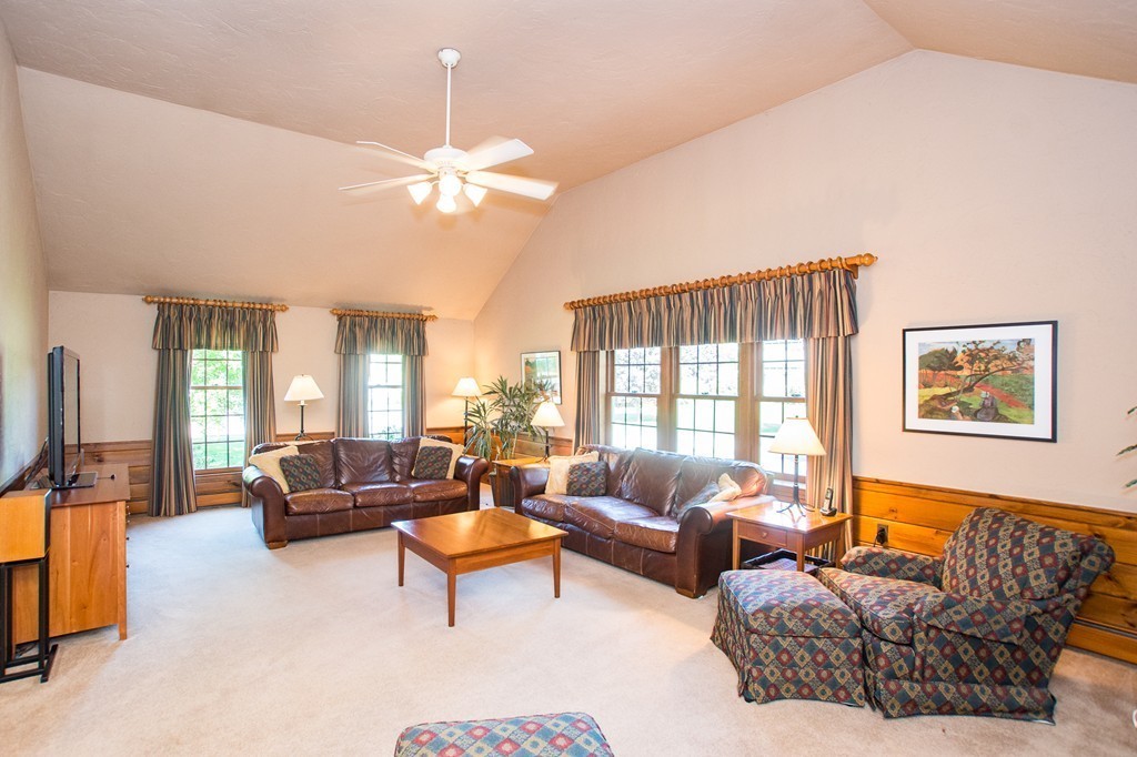 40 Oriole Road Medfield, MA 02052 - Photo 12 of 30 Gallery Image 12