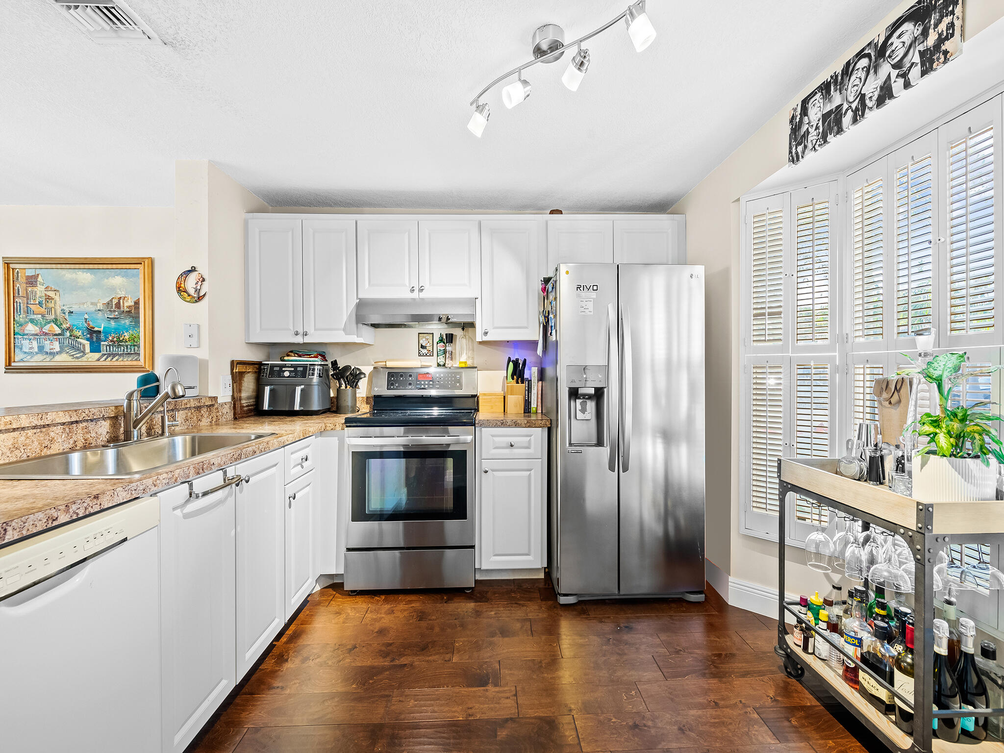 1074 Jeffery Street Boca Raton, FL 33487 - Photo 9 of 23 DSC_5601