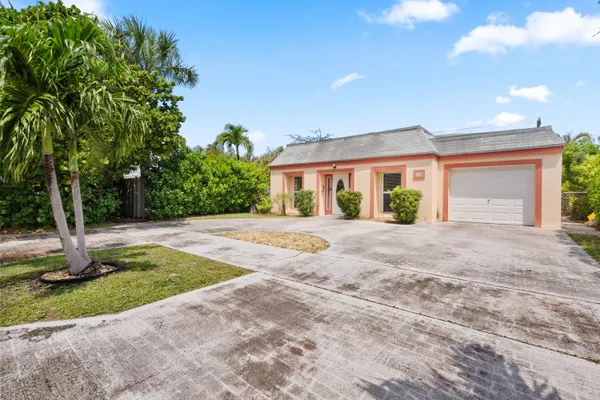 $3,075 | 306 18th Avenue North, Lake Worth Beach, FL 33460