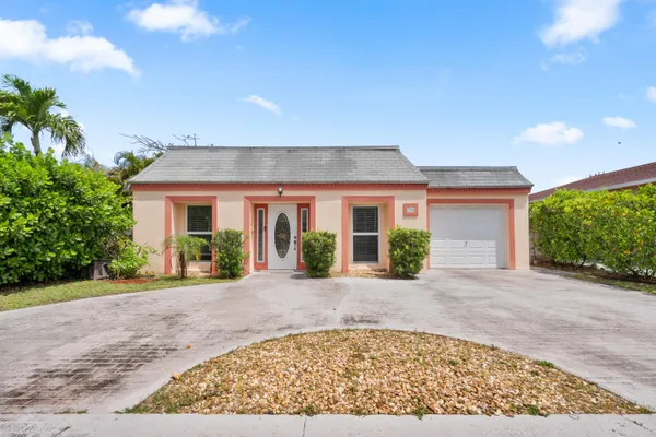 $3,075 | 306 18th Avenue North, Lake Worth Beach, FL 33460