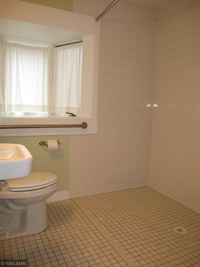1527 Roosevelt Road St. Cloud, MN 56301 - Photo 13 of 19 Gallery Image 13
