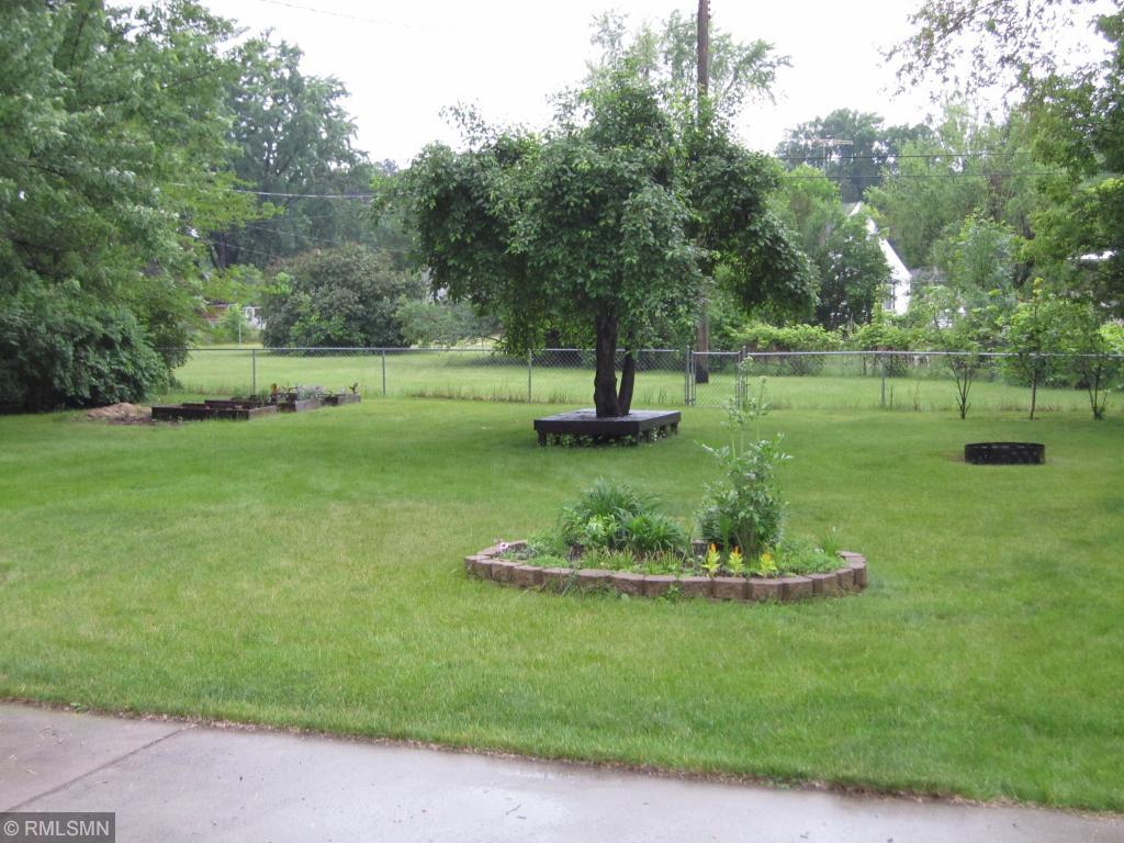 1527 Roosevelt Road St. Cloud, MN 56301 - Photo 3 of 19 Gallery Image 3
