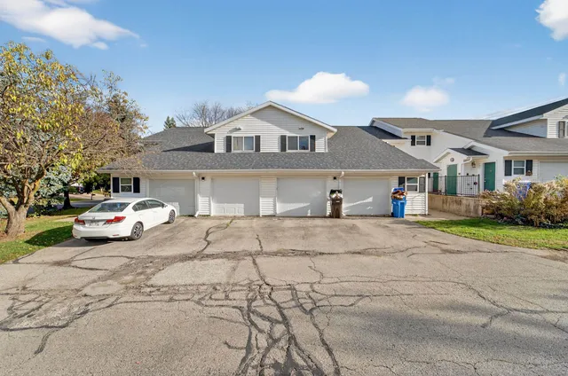 $230,000 | 2954 King James Way, Unit 4, Fitchburg, WI 53719