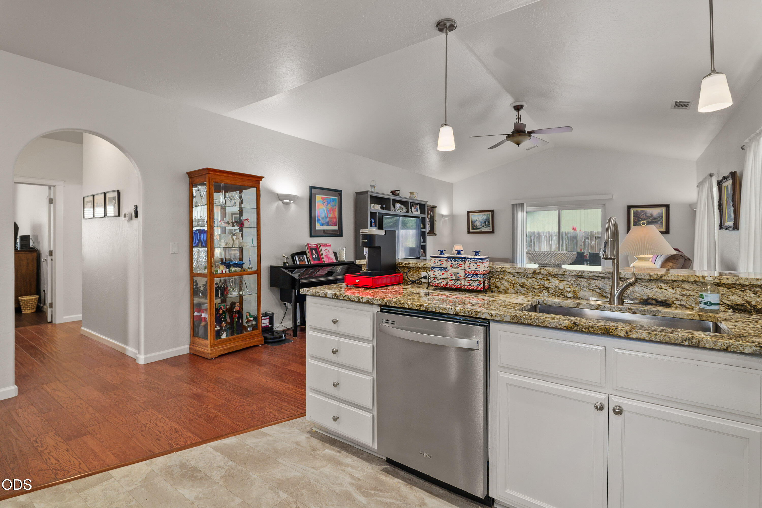 2140 Southwest Nick Way Grants Pass, OR 97527 - Photo 11 of 39
