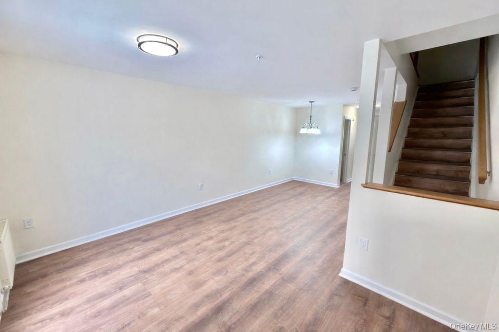 1870 Baldwin Road, Unit 27 Yorktown Heights, NY 10598 - Photo 9 of 20 Living Room of Similar Unit