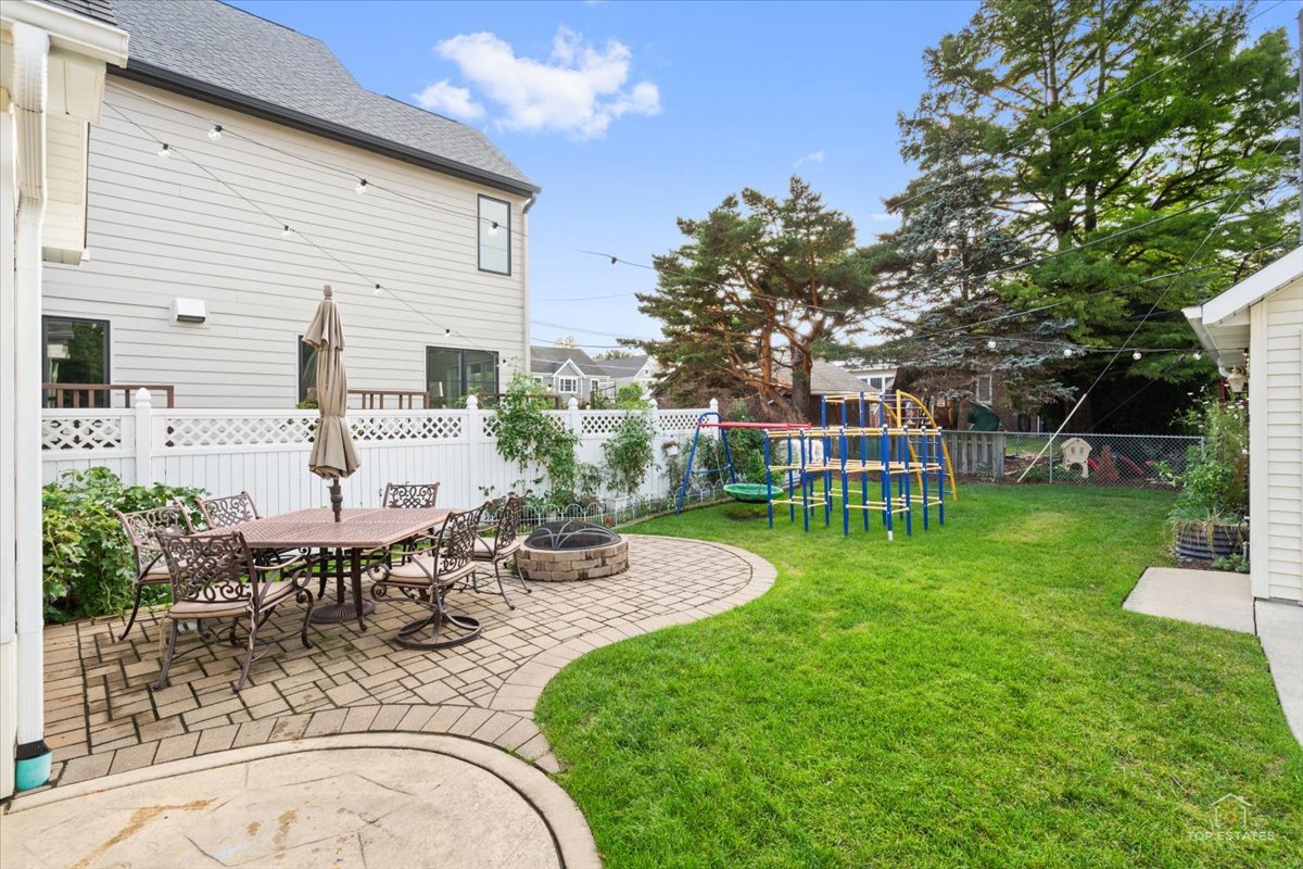 208 North Willow Road Elmhurst, IL 60126 - Photo 31 of 37 Gallery Image 31