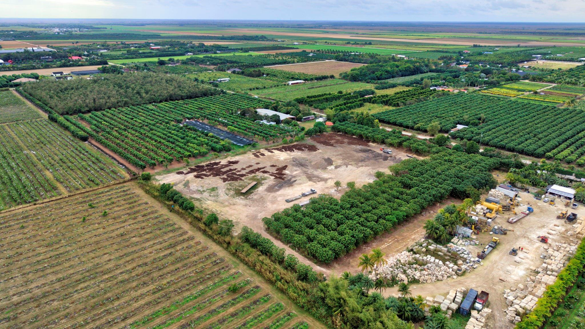 Southwest 212th Avenue Homestead, FL 33030 - Photo 7 of 27 Photo 7