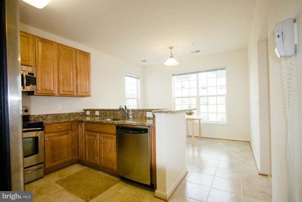 7305 Brookview Road, Unit 307 Elkridge, MD 21075 - Photo 2 of 29 Kitchen 4