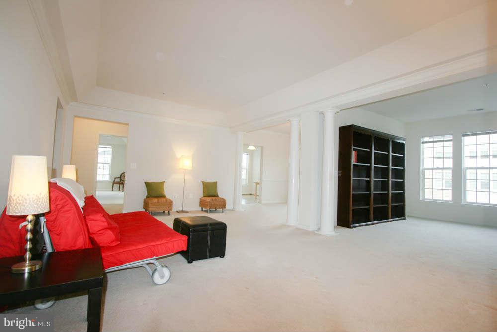 7305 Brookview Road, Unit 307 Elkridge, MD 21075 - Photo 12 of 29 Living Room 3