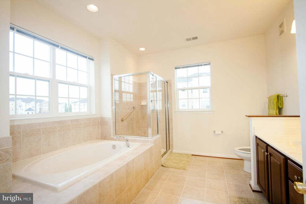 7305 Brookview Road, Unit 307 Elkridge, MD 21075 - Photo 18 of 29 Bath (Master) 1