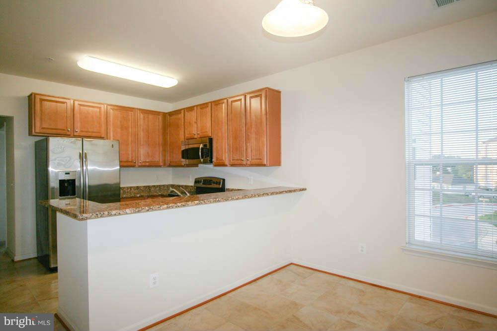 7305 Brookview Road, Unit 307 Elkridge, MD 21075 - Photo 3 of 29 Kitchen 1