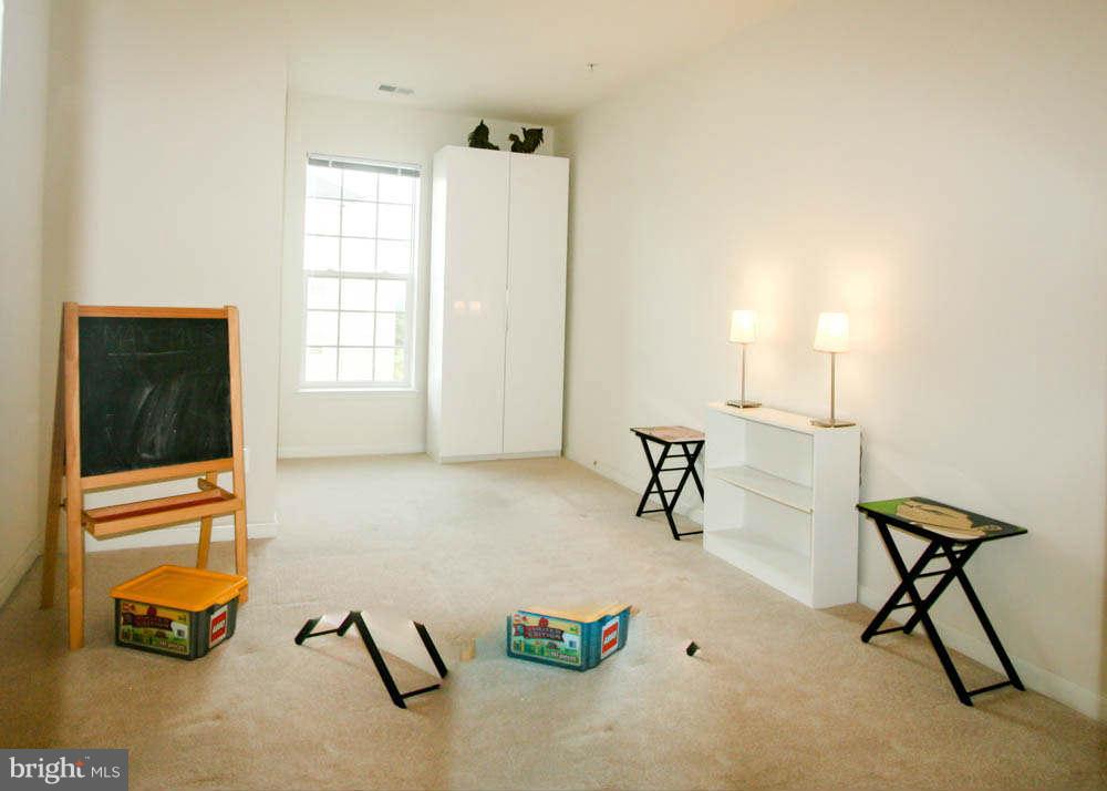 7305 Brookview Road, Unit 307 Elkridge, MD 21075 - Photo 24 of 29 Bedroom