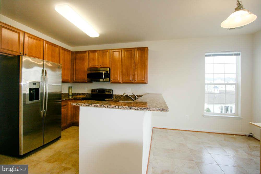 7305 Brookview Road, Unit 307 Elkridge, MD 21075 - Photo 5 of 29 Kitchen 5