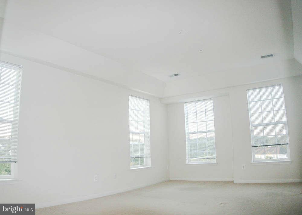 7305 Brookview Road, Unit 307 Elkridge, MD 21075 - Photo 6 of 29 Kitchen Table Space