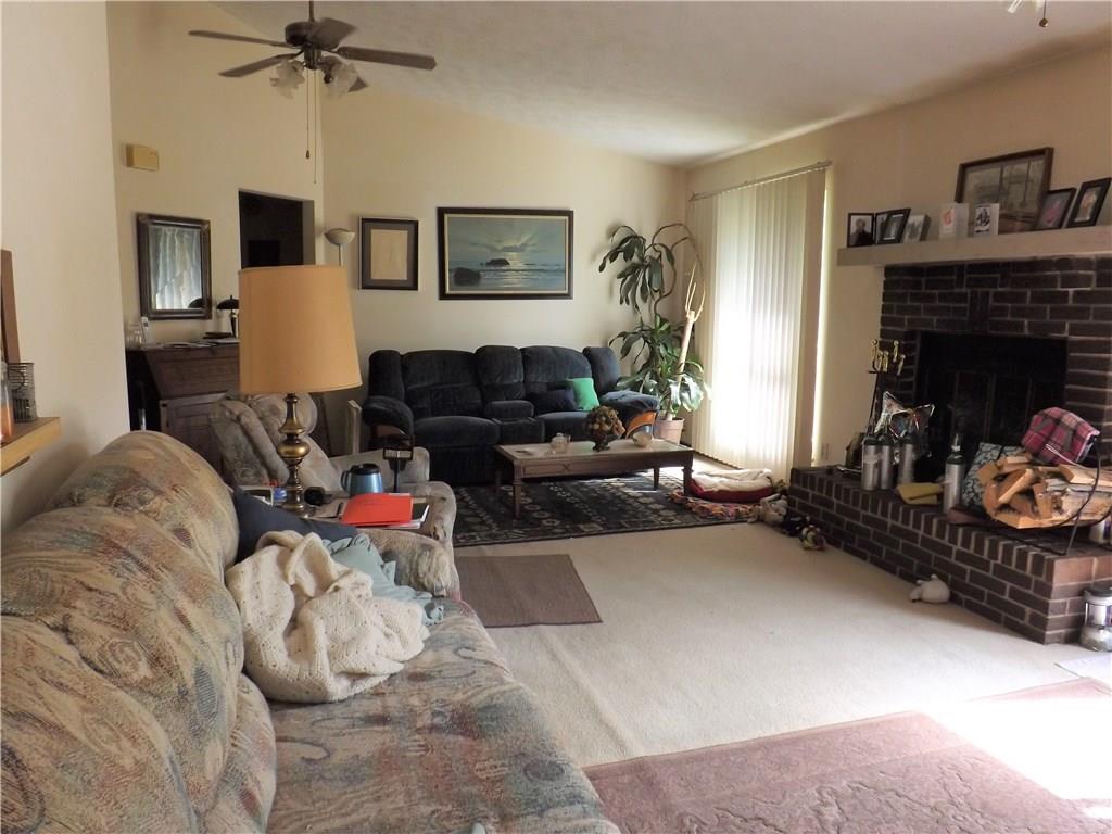 367 Yorktown Road Greenwood, IN 46142 - Photo 3 of 21 Gallery Image 3