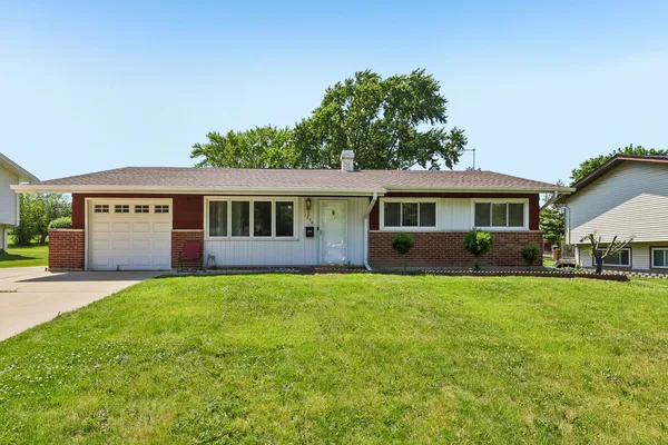 $399,997 | 1450 Jefferson Road, Hoffman Estates, IL 60169