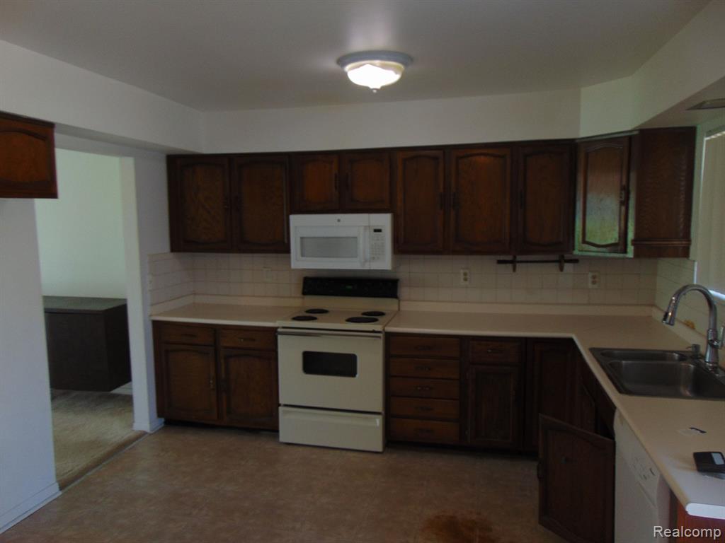 26230 Inkster Road Southfield, MI 48033 - Photo 8 of 33 Gallery Image 8
