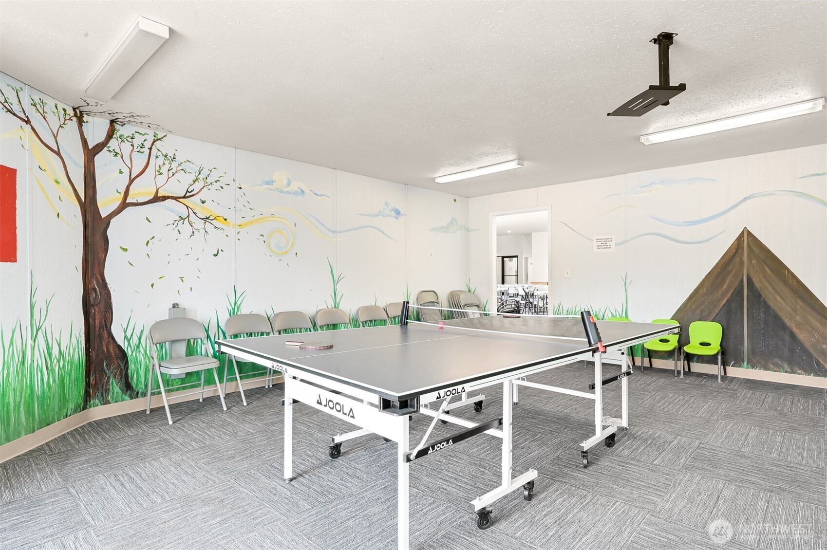 5001 Bay Road, Unit D134 Blaine, WA 98230 - Photo 28 of 32 a room with table and chairs