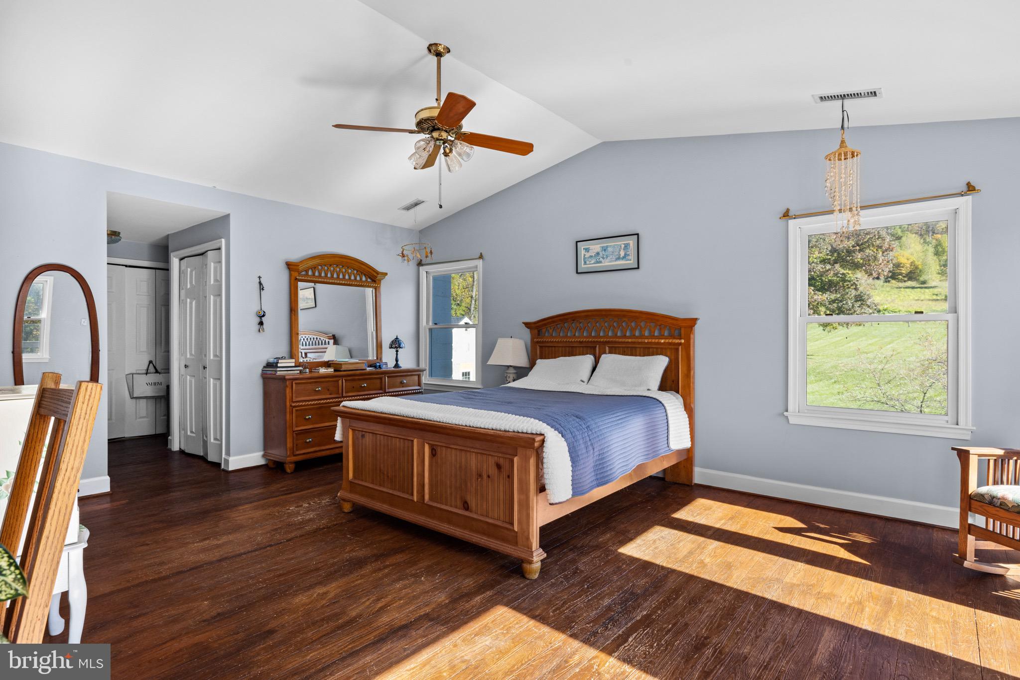 3829 Leeds Manor Road Markham, VA 22643 - Photo 17 of 28 Cathedral ceilings- nice views