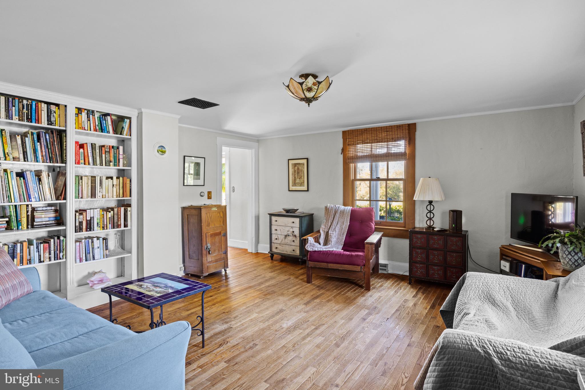 3829 Leeds Manor Road Markham, VA 22643 - Photo 8 of 28 Built-in cabinets