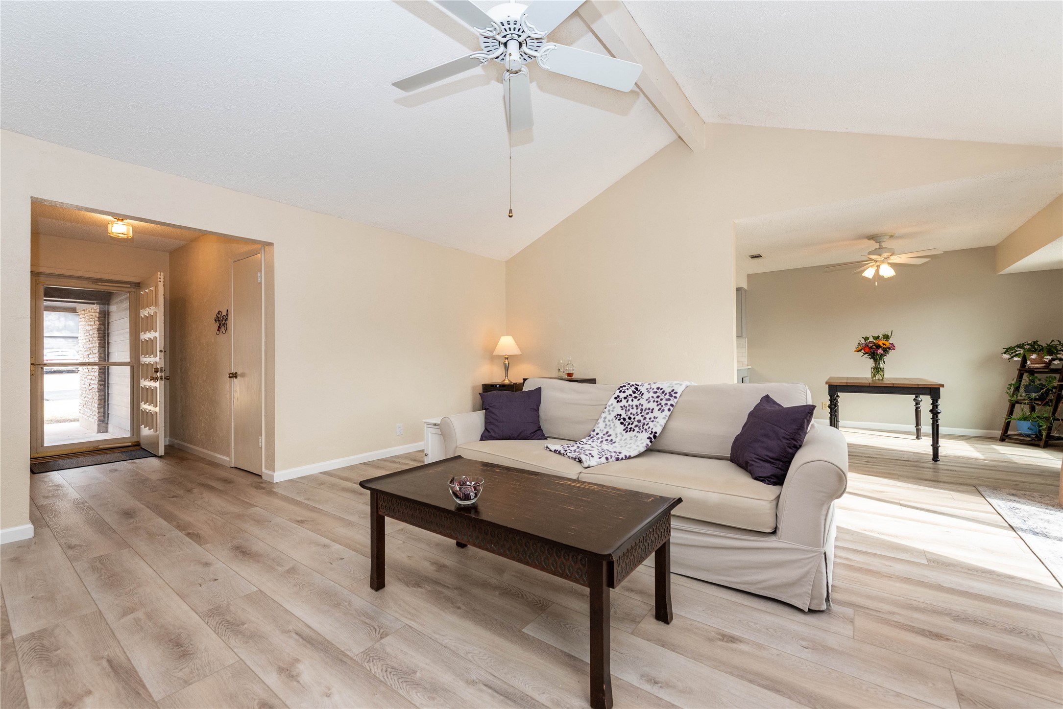 11719 Running Fox Trail Austin, TX 78759 - Photo 2 of 23 Living Room & Entry