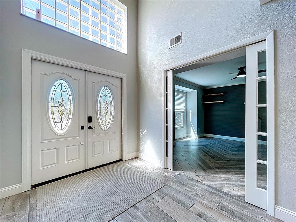 10655 Lakeview Drive New Port Richey, FL 34654 - Photo 4 of 83