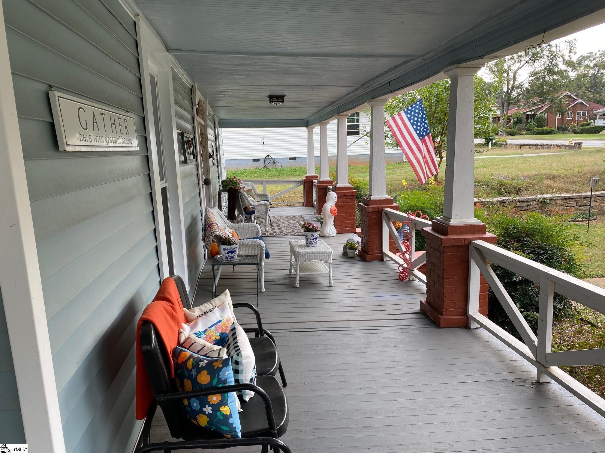 657 South Harper Street Laurens, SC 29360 - Photo 4 of 24