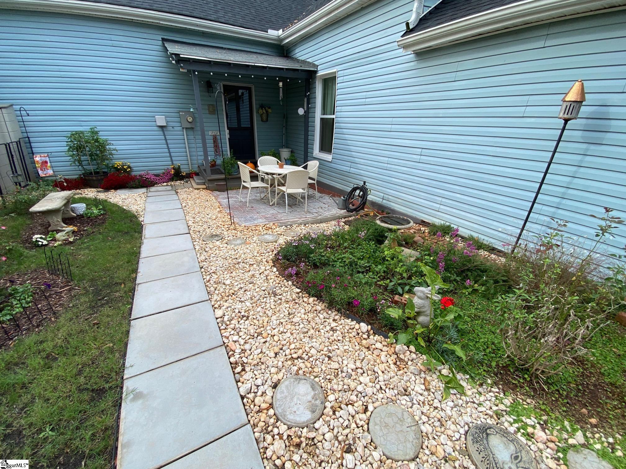 657 South Harper Street Laurens, SC 29360 - Photo 5 of 24