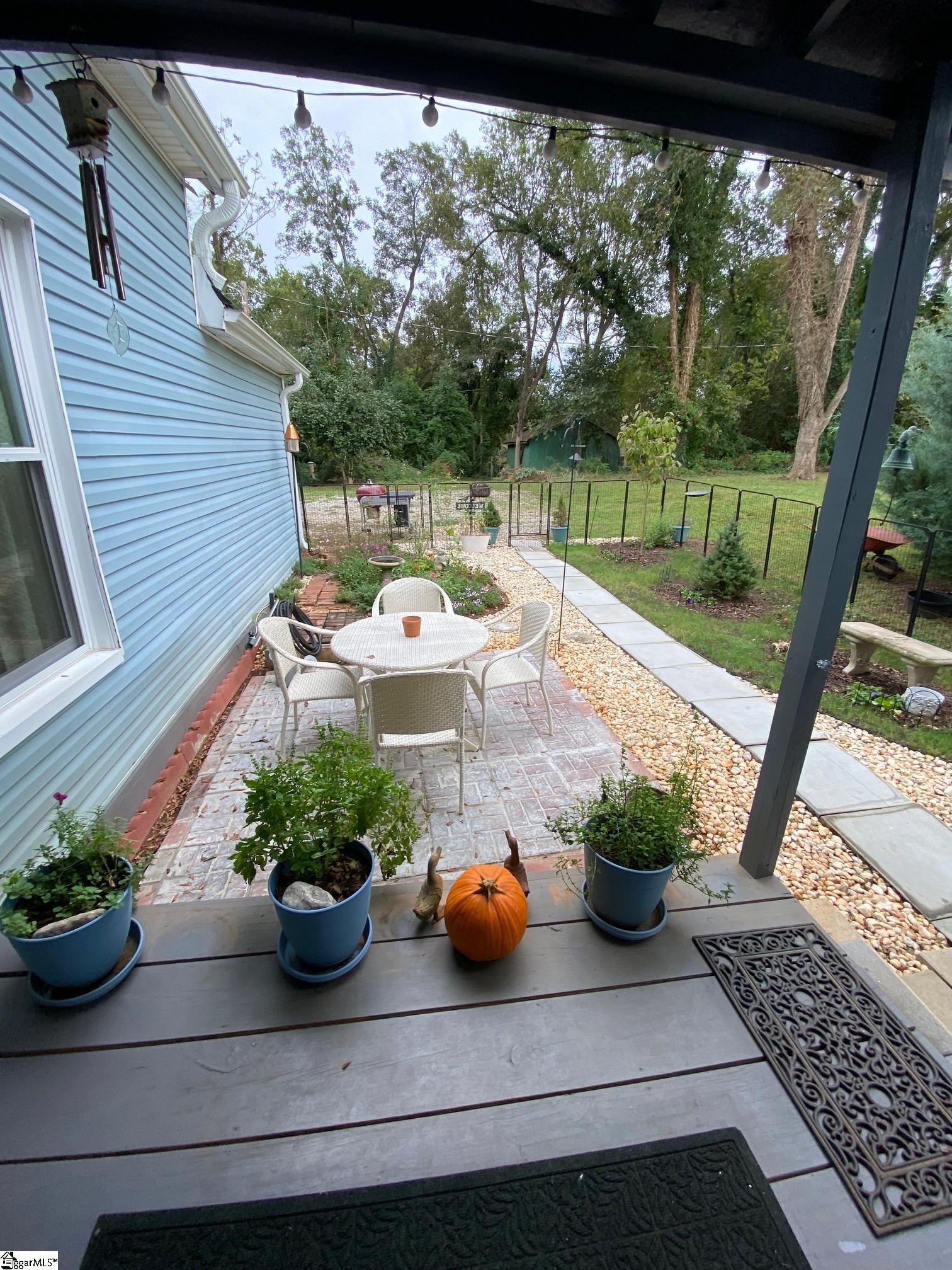 657 South Harper Street Laurens, SC 29360 - Photo 6 of 24