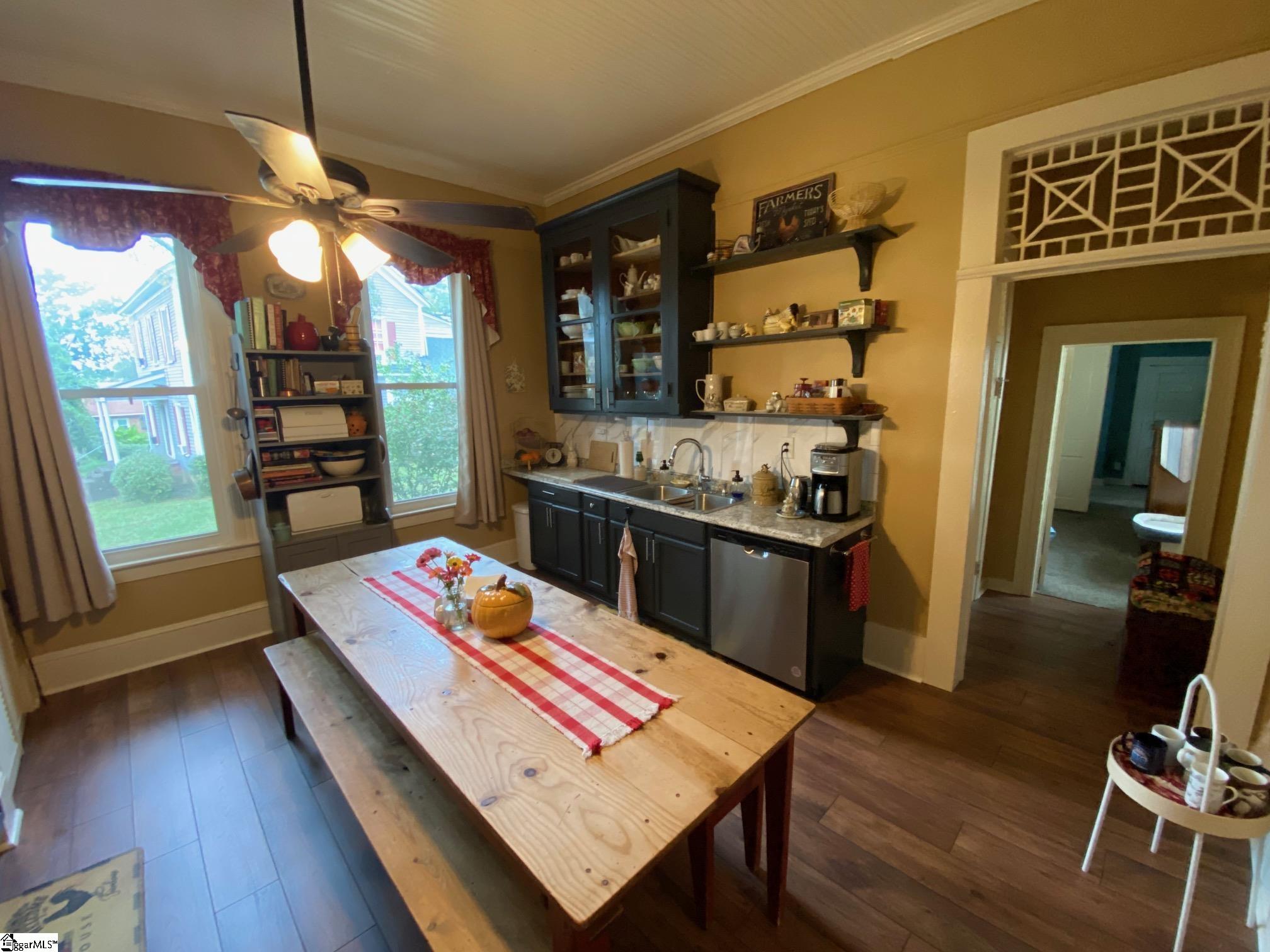 657 South Harper Street Laurens, SC 29360 - Photo 10 of 24