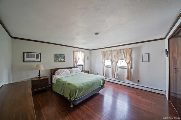 $775,000 | 7 Woodpecker Lane, Levittown, NY 11756