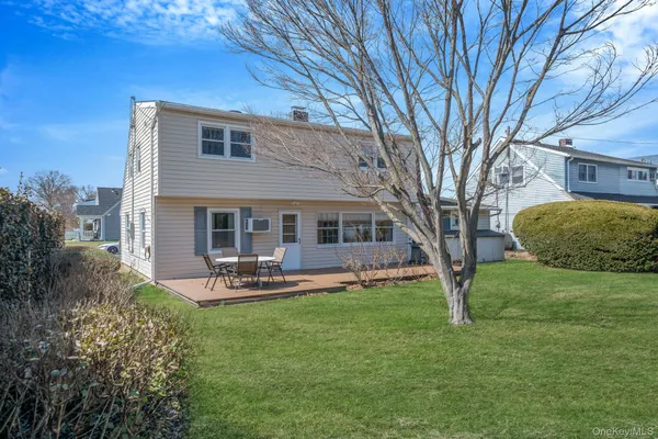 $775,000 | 7 Woodpecker Lane, Levittown, NY 11756