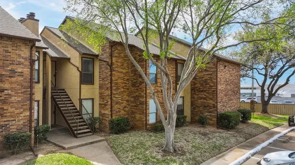 $158,900 | 1900 Cloisters Drive, Unit 322, Arlington, TX 76011